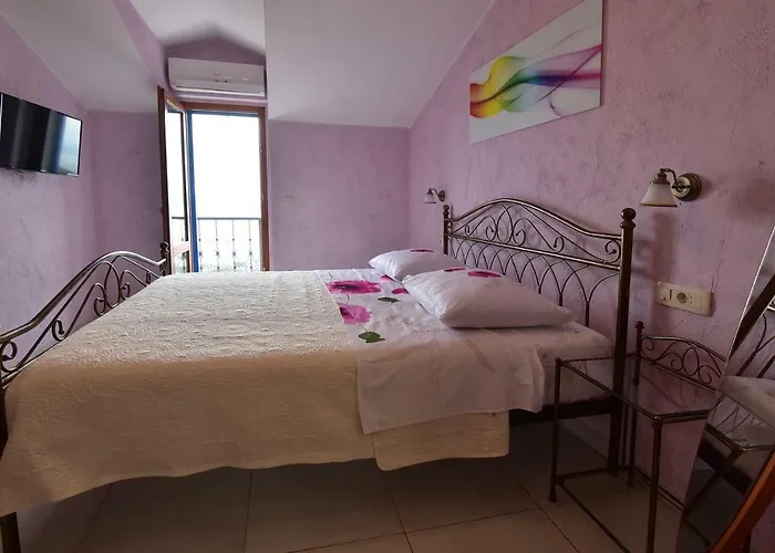 Pina In Makarska, Private Pool Villa